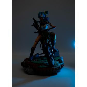 Figura 3D de Bulma en motocicleta creada por Lucas Pérez, inspirada en Dragon Ball. Oscurecida