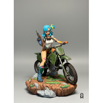 Figura 3D de Bulma en motocicleta creada por Lucas Pérez, inspirada en Dragon Ball. Lateral
